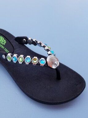 "Sammy" Beautiful Crystal Flip Flops Sandals SUPER COMFY Sizes 6 & 10